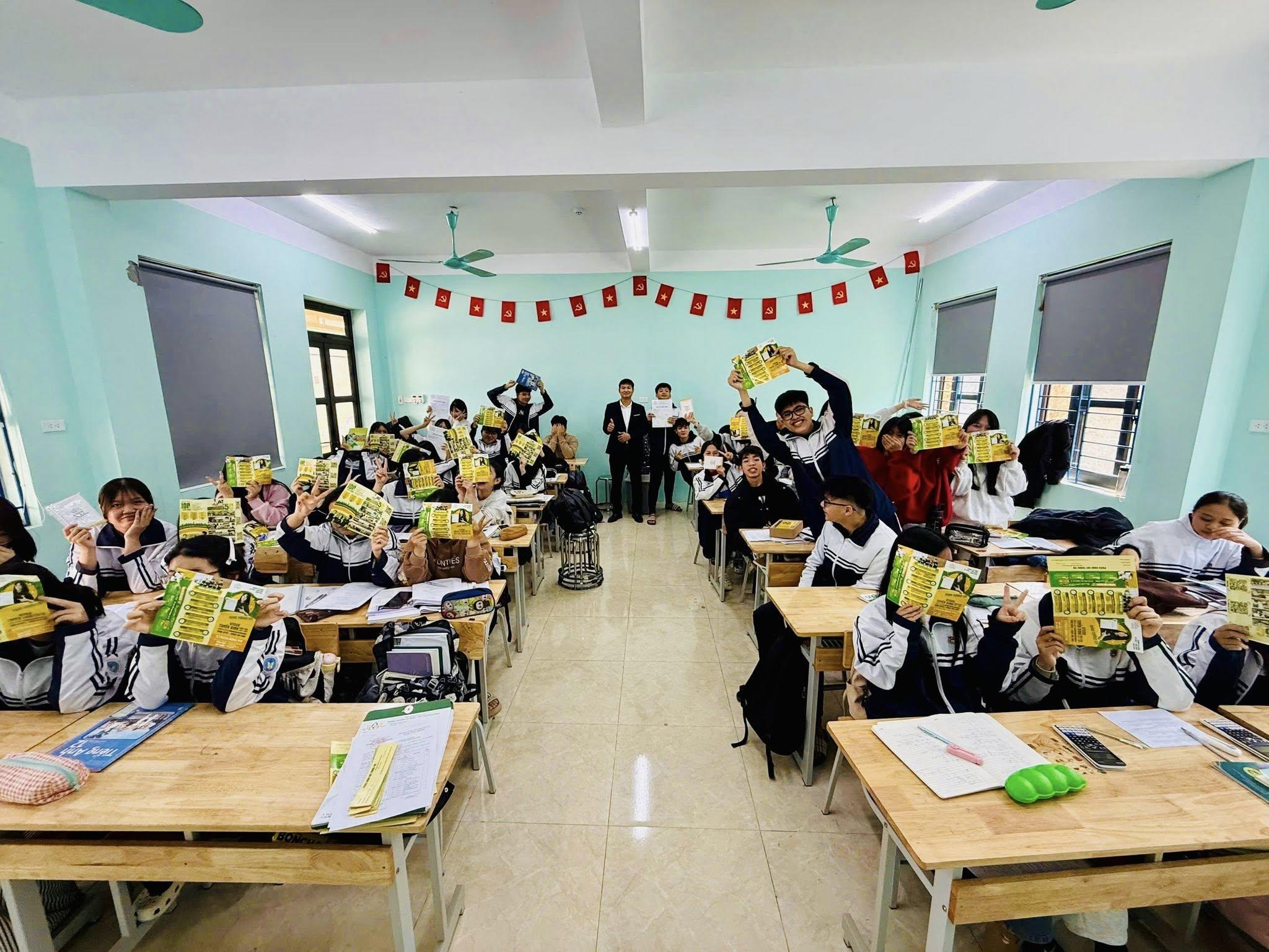 [Tuyển Sinh 2026] CTECH "Kích Hoạt" Hành Trình Hướng Nghiệp: Sát Cánh Cùng Học Sinh THPT Chọn Đúng Ngành – Vững Tương Lai