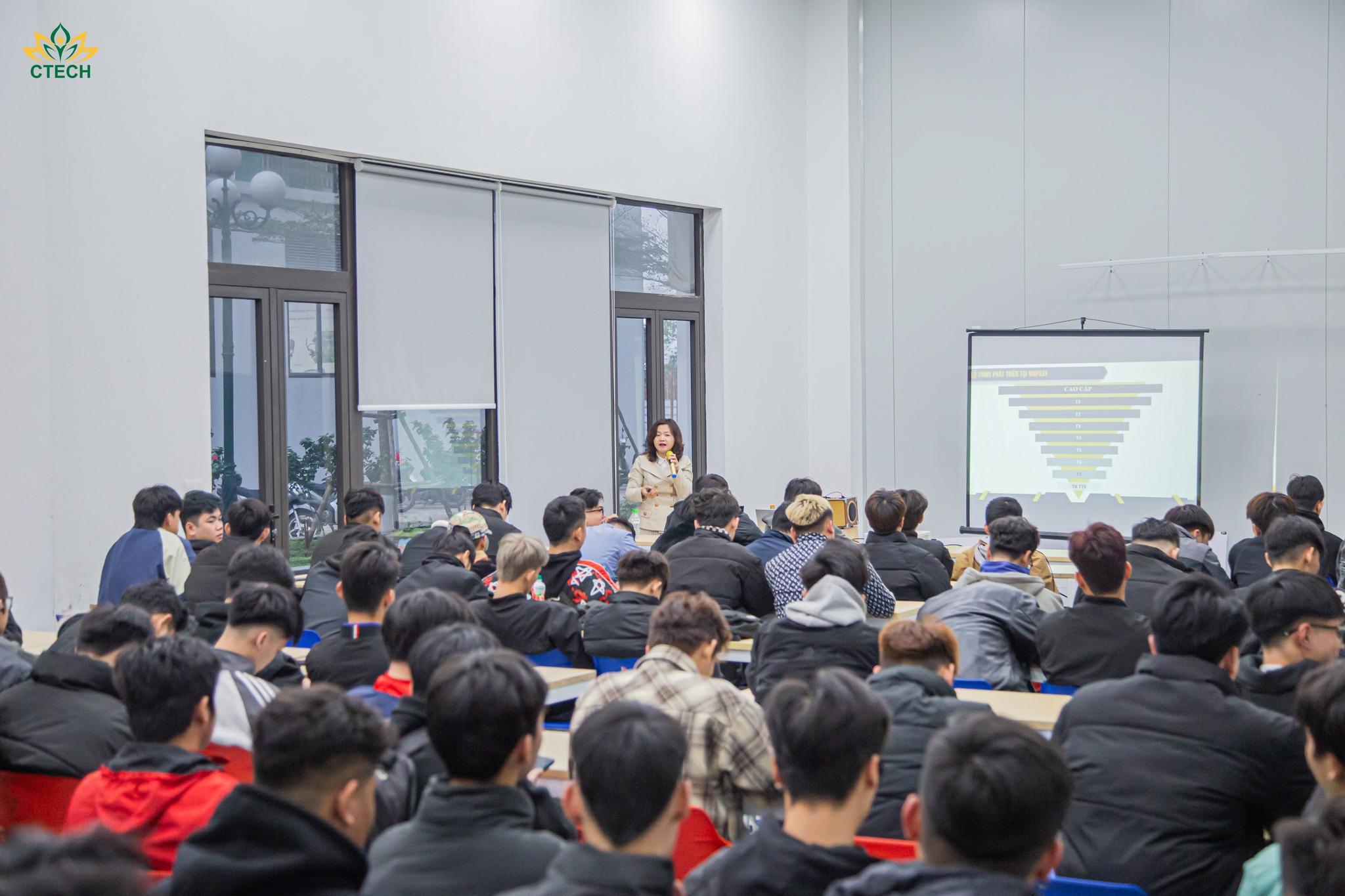 Sinh Viên Ô Tô K14 CTECH "Lên Dây Cót" Sẵn Sàng Thực Chiến Tại VinFast, Toyodenso