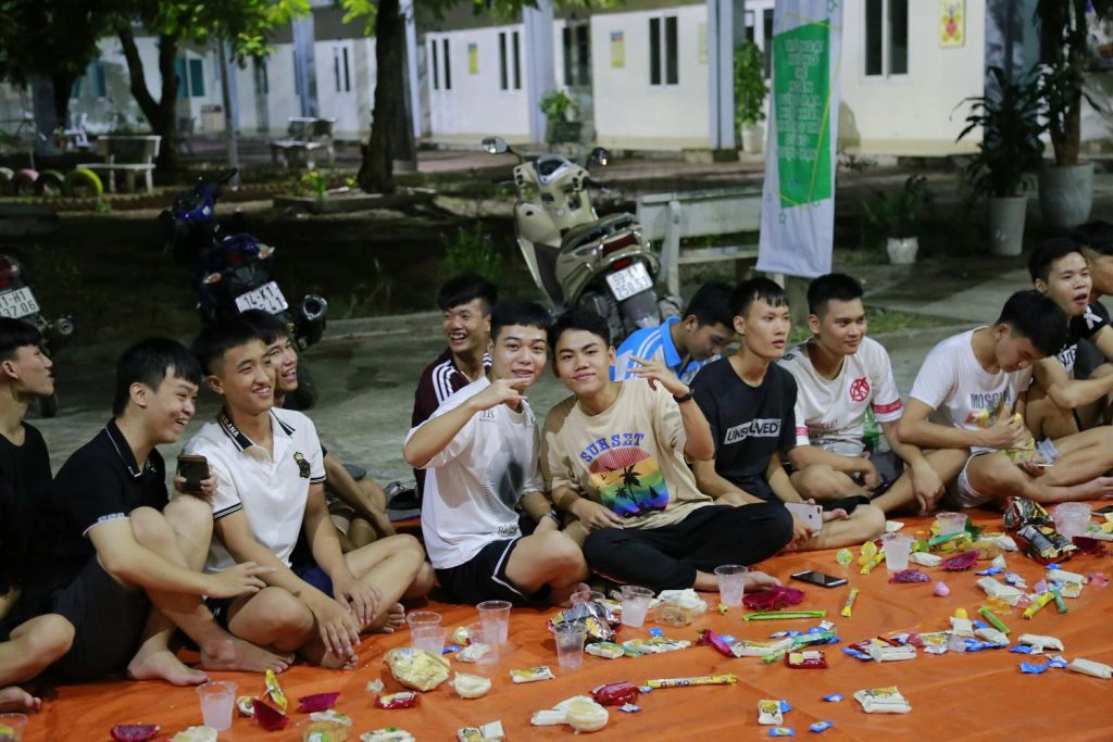 Trung thu “cùng nhau” của tân sinh viên CTECH