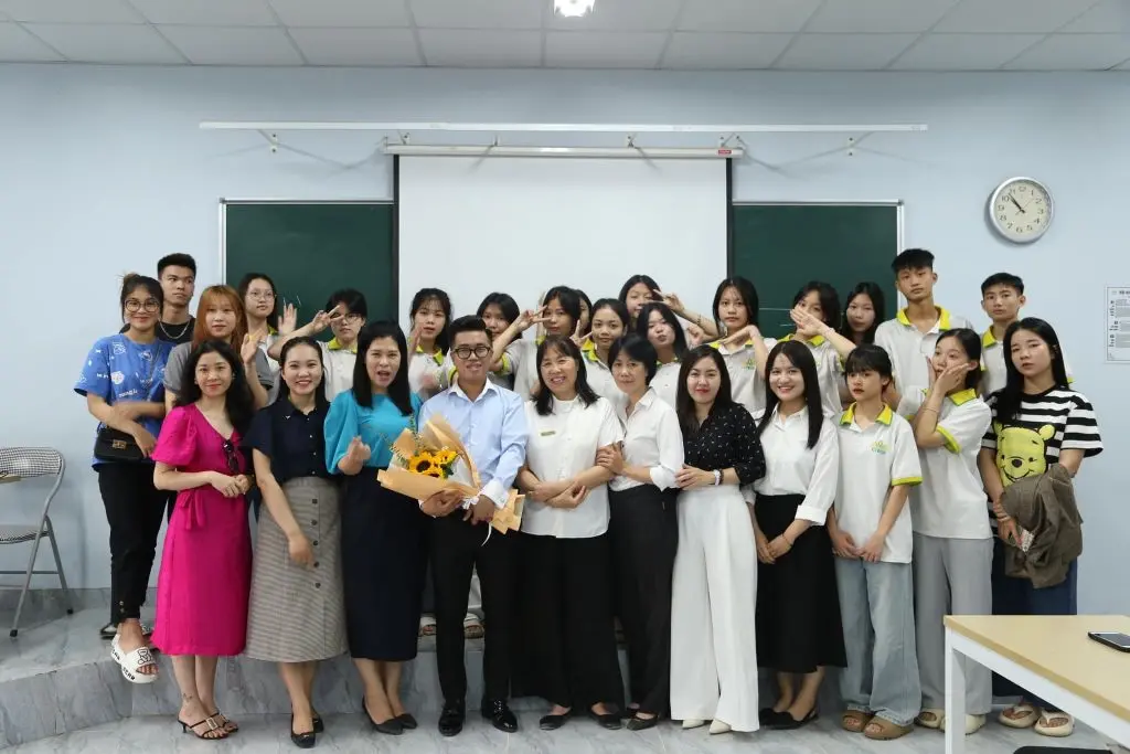 CTECH tổ chức thành công Tọa đàm "Nghề Hướng dẫn viên du lịch"