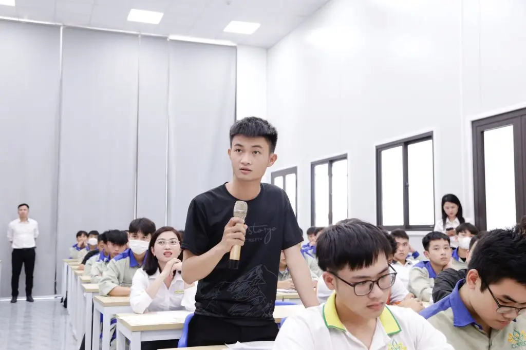 Đại diện Hokusei Mobility Service Group (Nhật Bản) tham dự Chương trình giao lưu cùng sinh viên CTECH