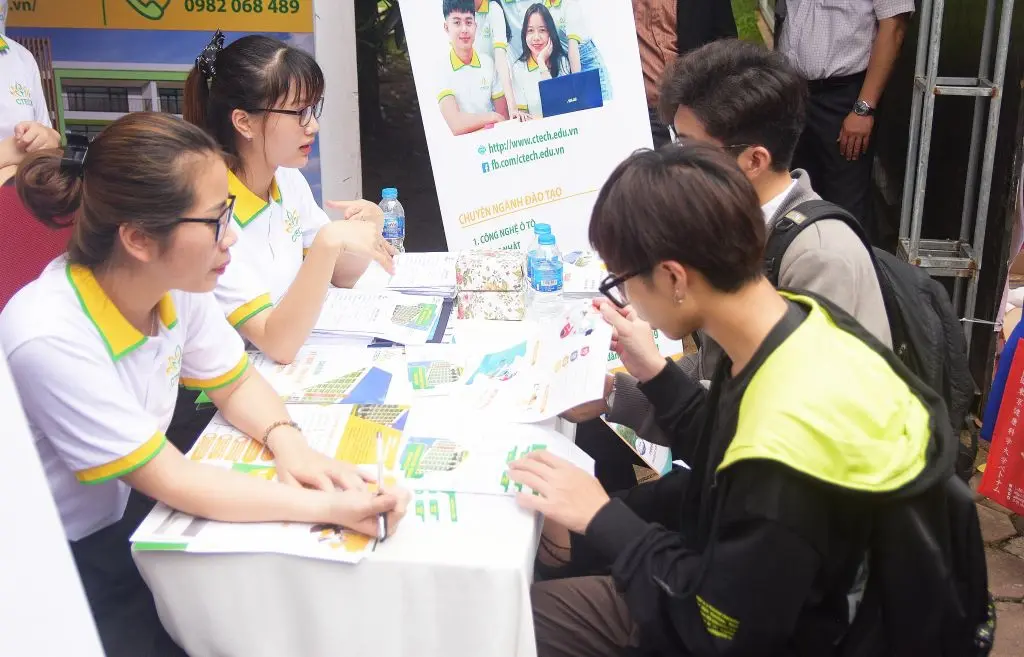 Điểm chuẩn đại học cao kỷ lục, CTECH trao cơ hội cho những thí sinh trượt nguyện vọng?