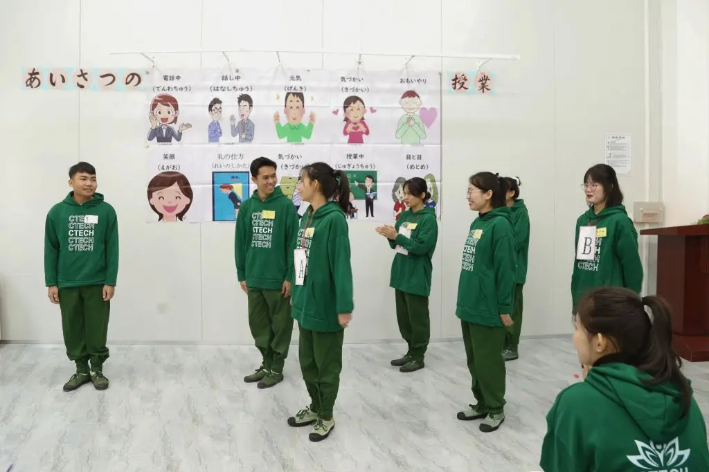 Lớp học về cách thức chào hỏi – Trải nghiệm thực tế cho sinh viên CTECH