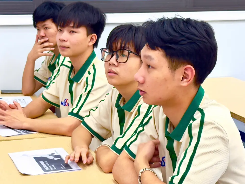 Chuyên gia Tập đoàn Nisso Kosan gặp gỡ sinh viên lớp học bổng Nisso