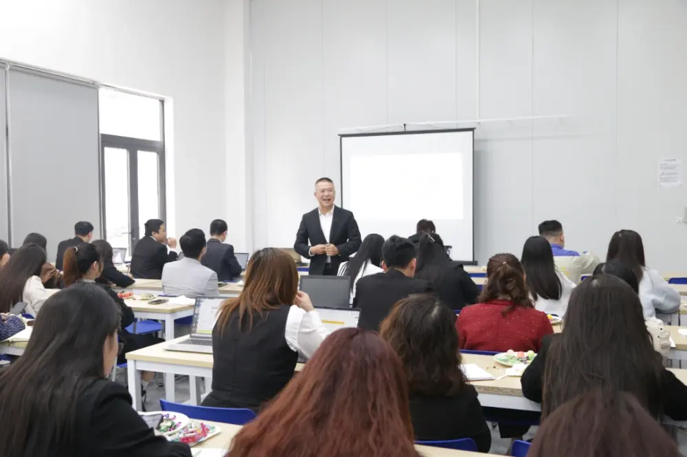 CTECH đã sẵn sàng hỗ trợ học sinh, sinh viên trong giai đoạn tuyển sinh 2025