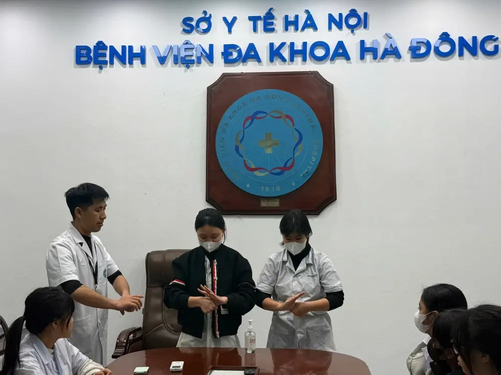 Sinh viên Điều dưỡng CTECH trải nghiệm thực tế ngành nghề tại BV Đa khoa Hà Đông