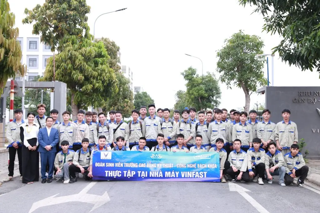 45 sinh viên CTECH lên đường thực tập tại Nhà máy sản xuất Ô tô Vinfast