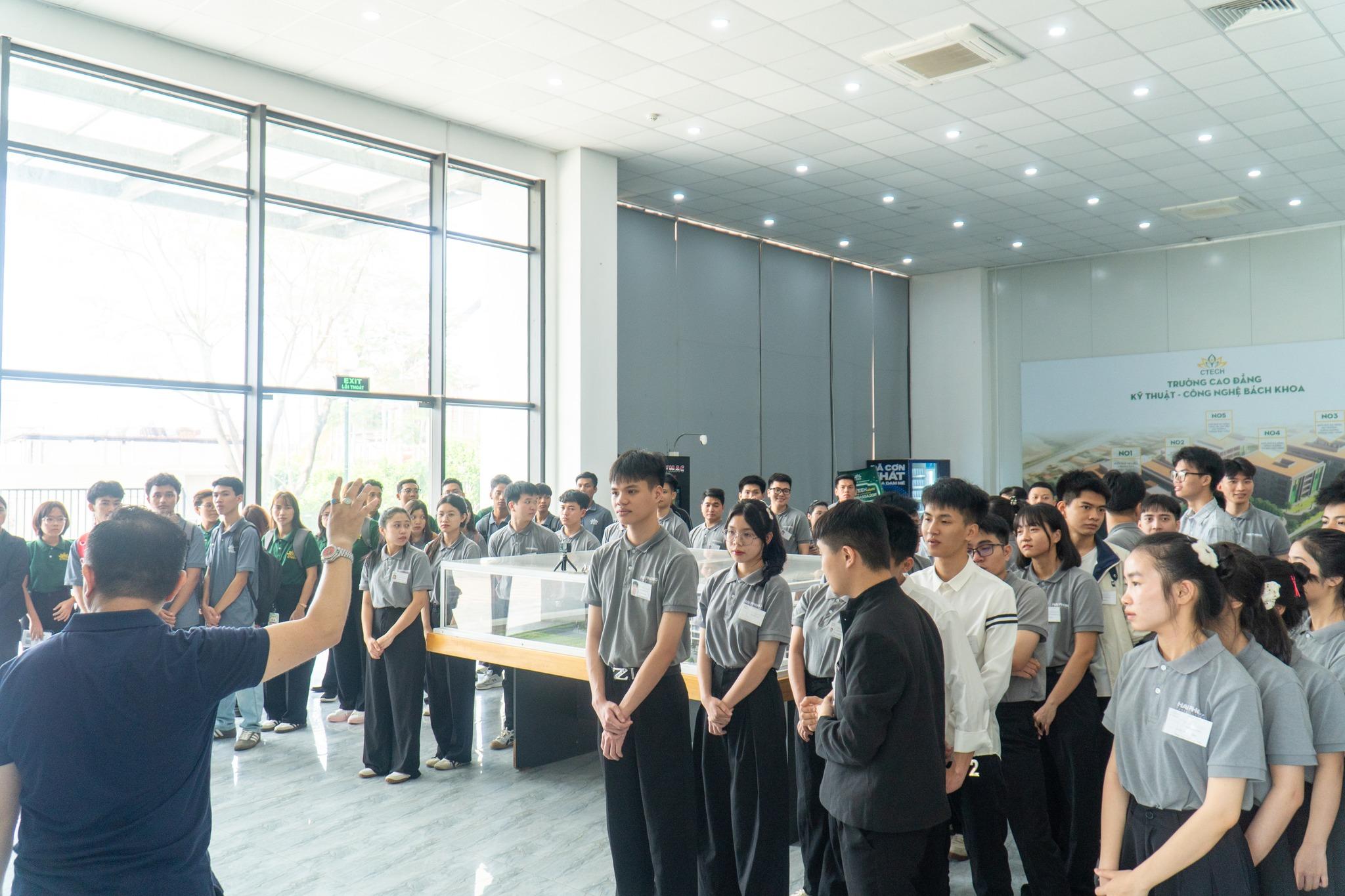 Cây Hoa Anh Đào Ước Nguyện: Sinh Viên Tiếng Nhật CTECH Gửi Gắm Giấc Mơ